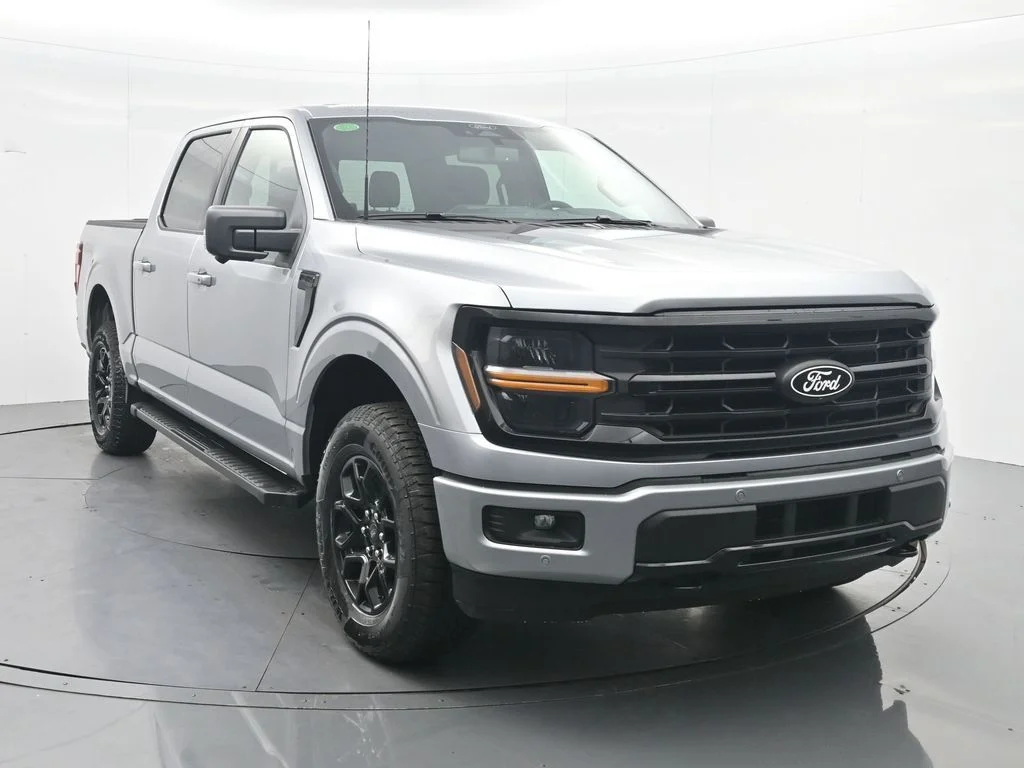 New 2026 Iconic Silver Metallic Ford XLT image 4