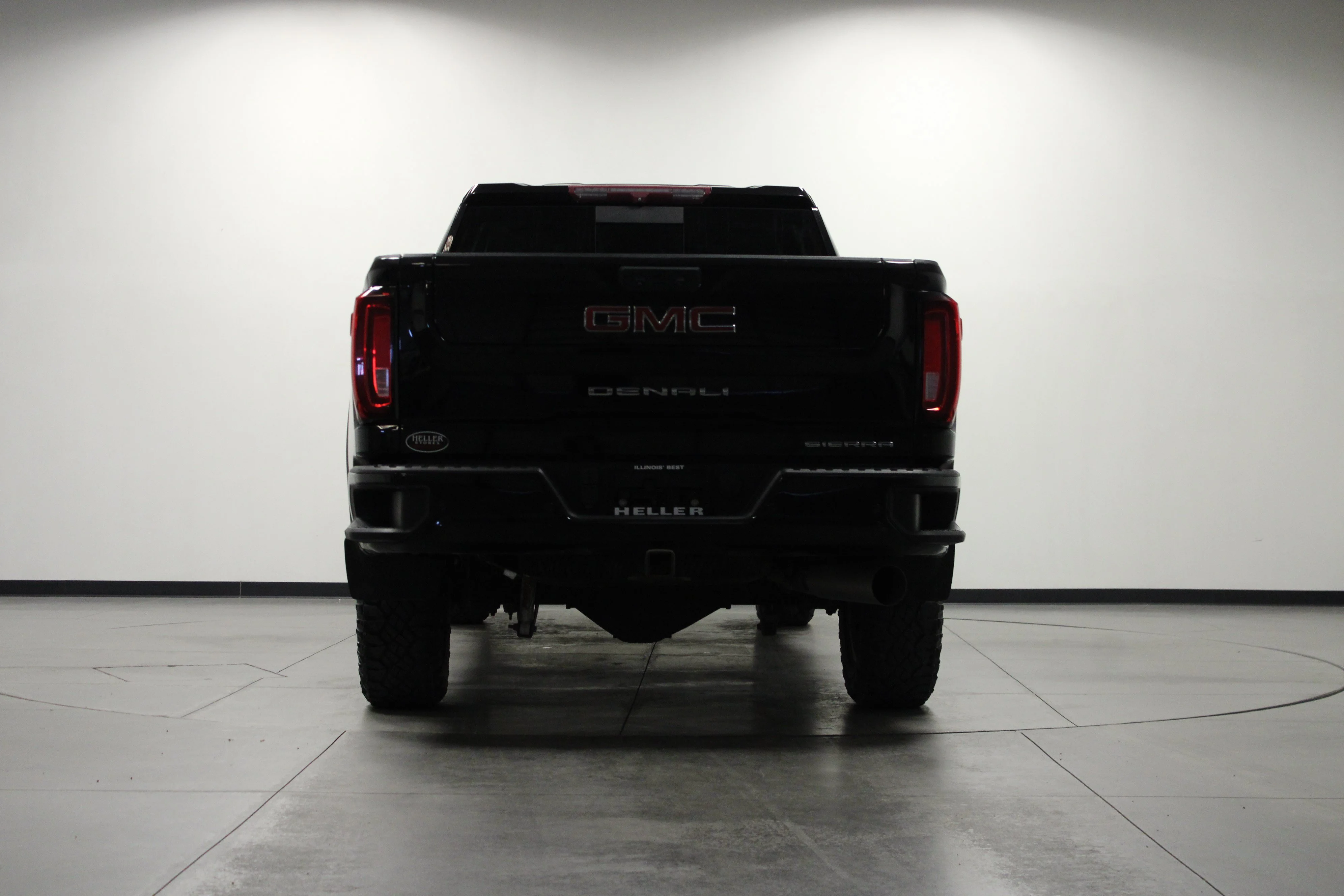 Used 2022 Ebony Twilight Metallic GMC Denali image 5