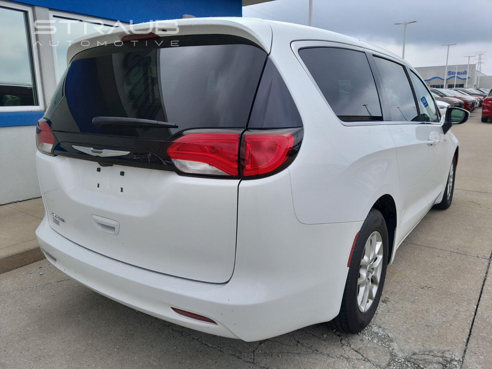 Used 2023 Bright White Clearcoat Chrysler LX image 8