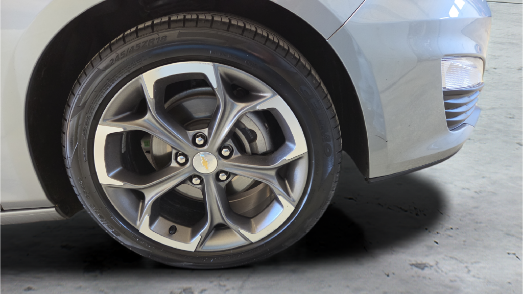 Used 2023 Gray Chevrolet LT image 39