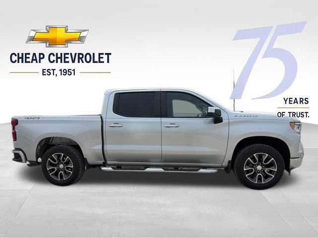 Used 2022 SILVER ICE METALLIC Chevrolet LT image 3