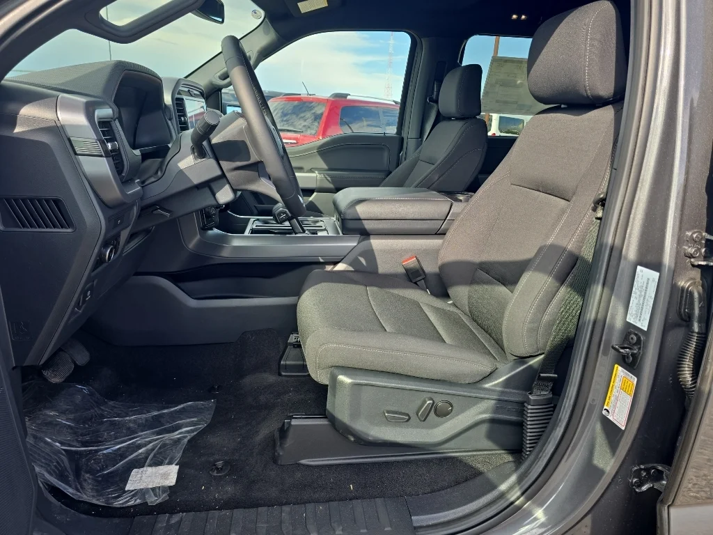New 2026 Carbonized Gray Metallic Ford XLT image 10