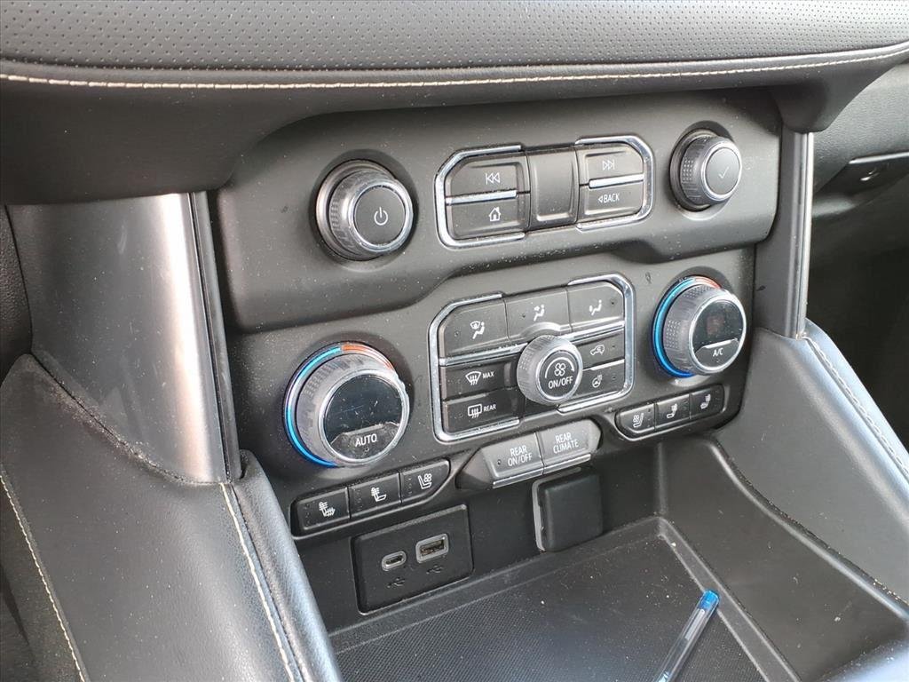 Used 2023 Iridescent Pearl Tricoat Chevrolet Premier image 19