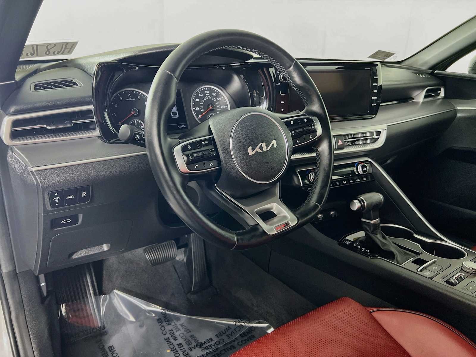 Used 2022 Wolf Gray Kia GT-Line image 9