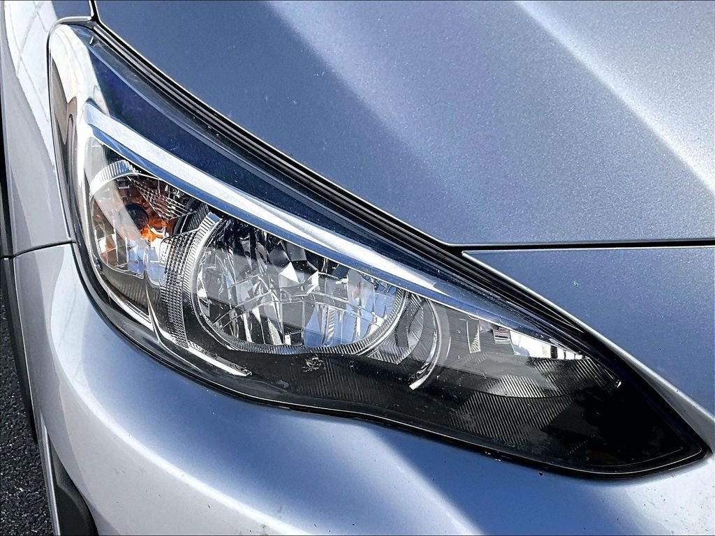 Used 2022 Ice Silver Metallic Subaru Premium image 29