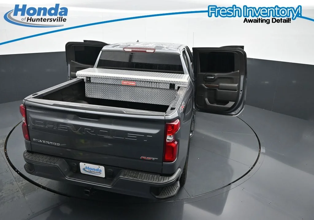 Used 2020 Steel Metallic Chevrolet RST image 37