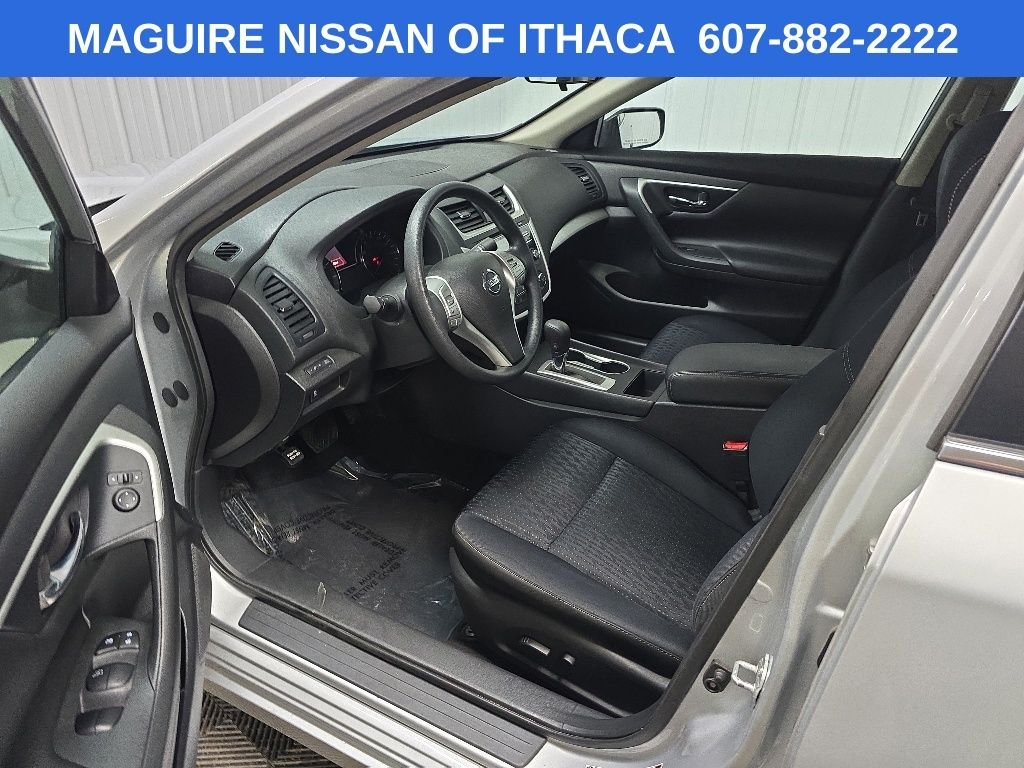 Used 2016 Silver Nissan 2.5 S image 28