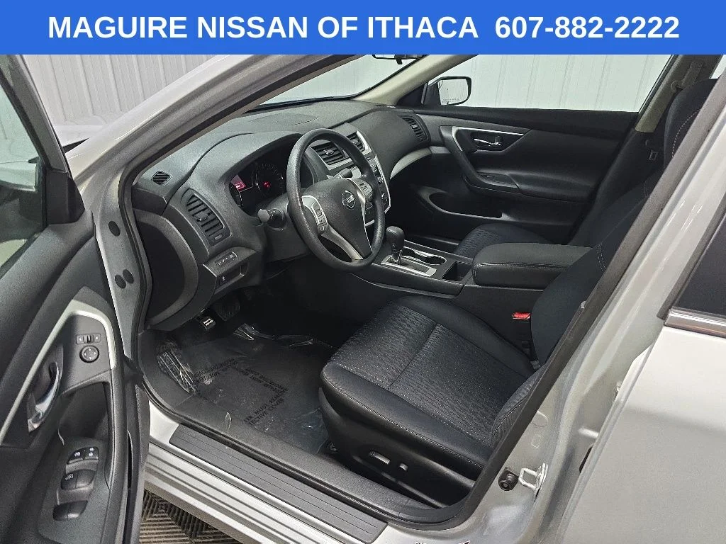 Used 2016 Silver Nissan 2.5 S image 28