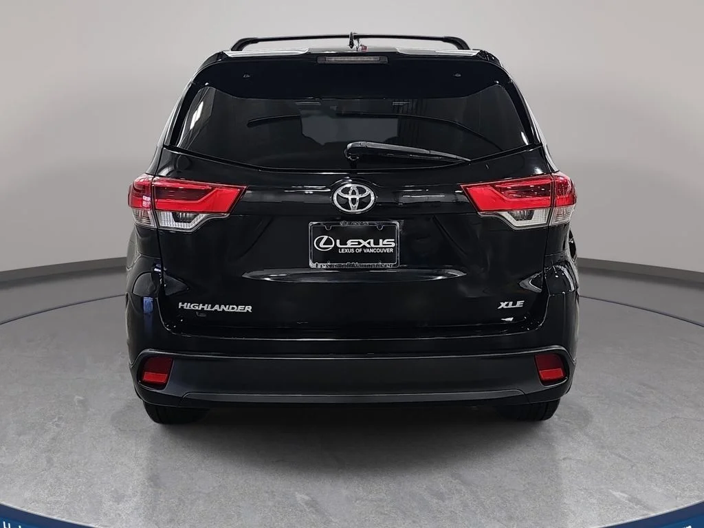 Used 2017 Black Toyota XLE image 7