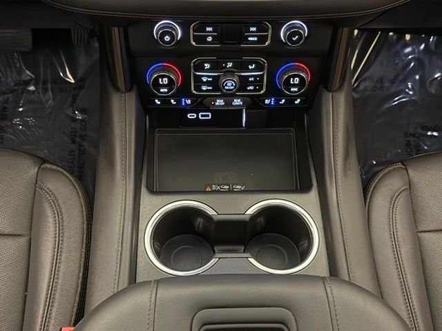 Used 2023 Black Chevrolet High Country image 34