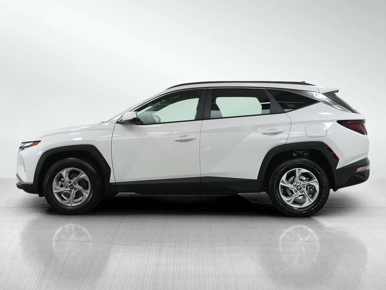 Used 2024 Hyundai Tucson SEL with VIN 5NMJBCDE4RH369348 for sale in Burnsville, Minnesota