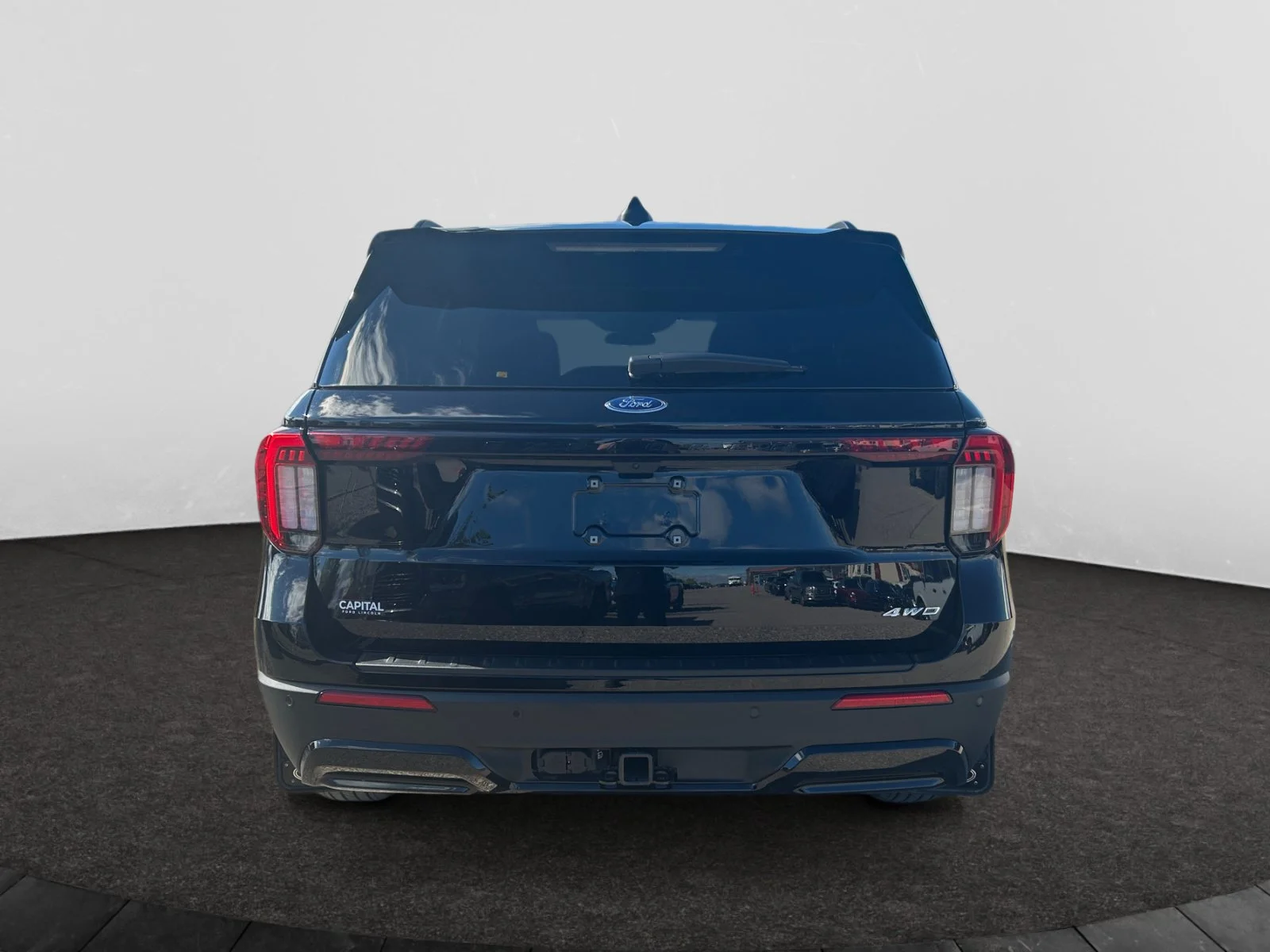 Used 2025  Ford ST-LINE 4WD Low Kms image 4