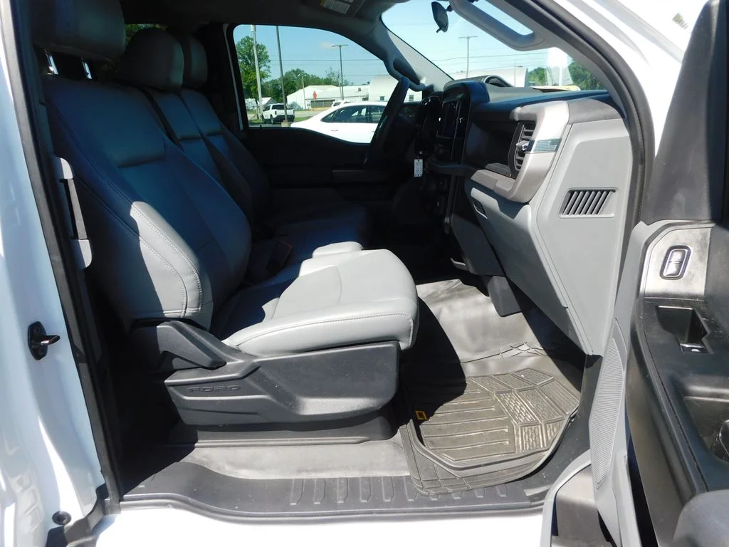 Used 2022 White Ford XL image 20