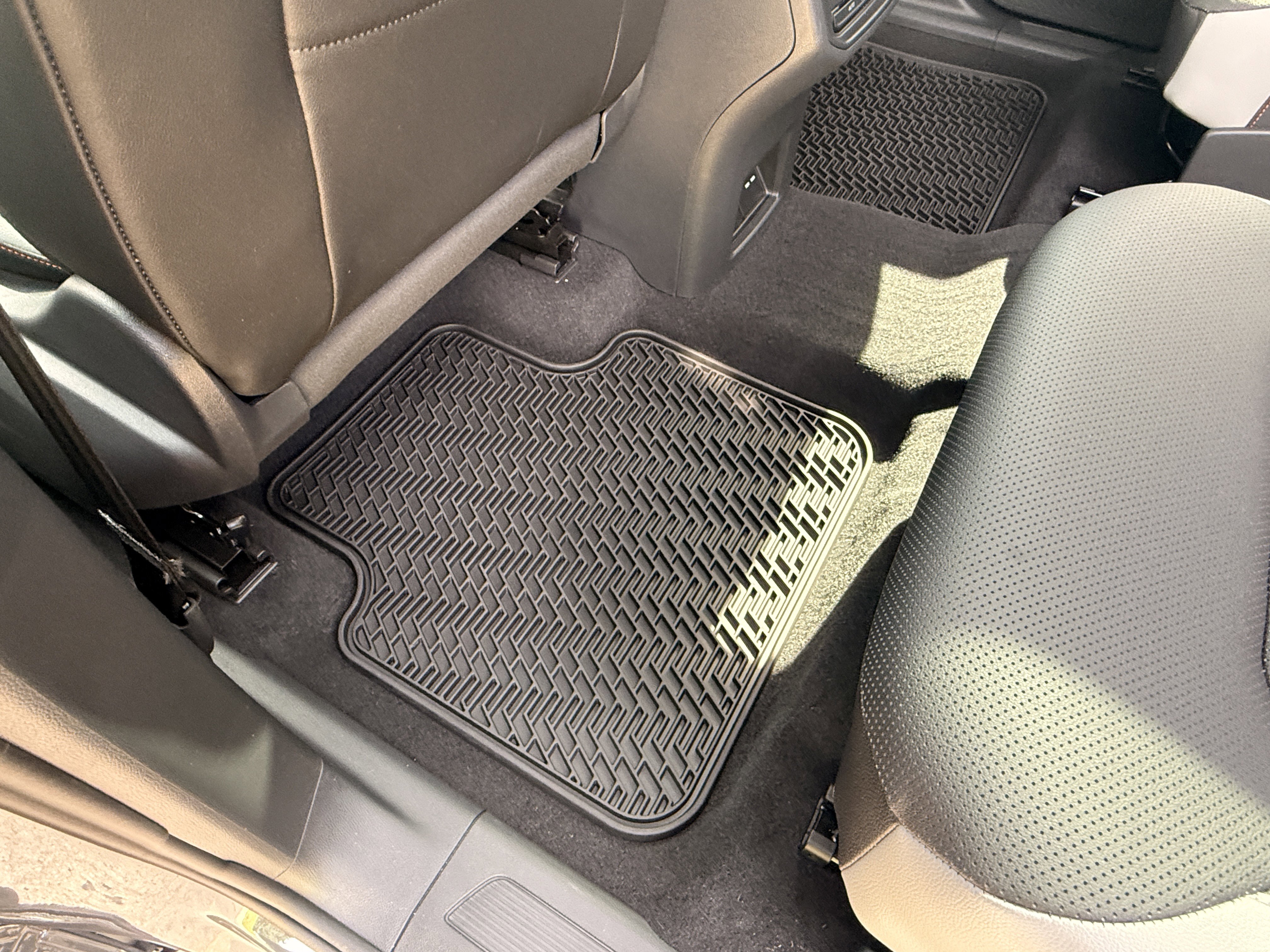 Certified Used 2025  Volkswagen 2.0T Peak Edition image 28
