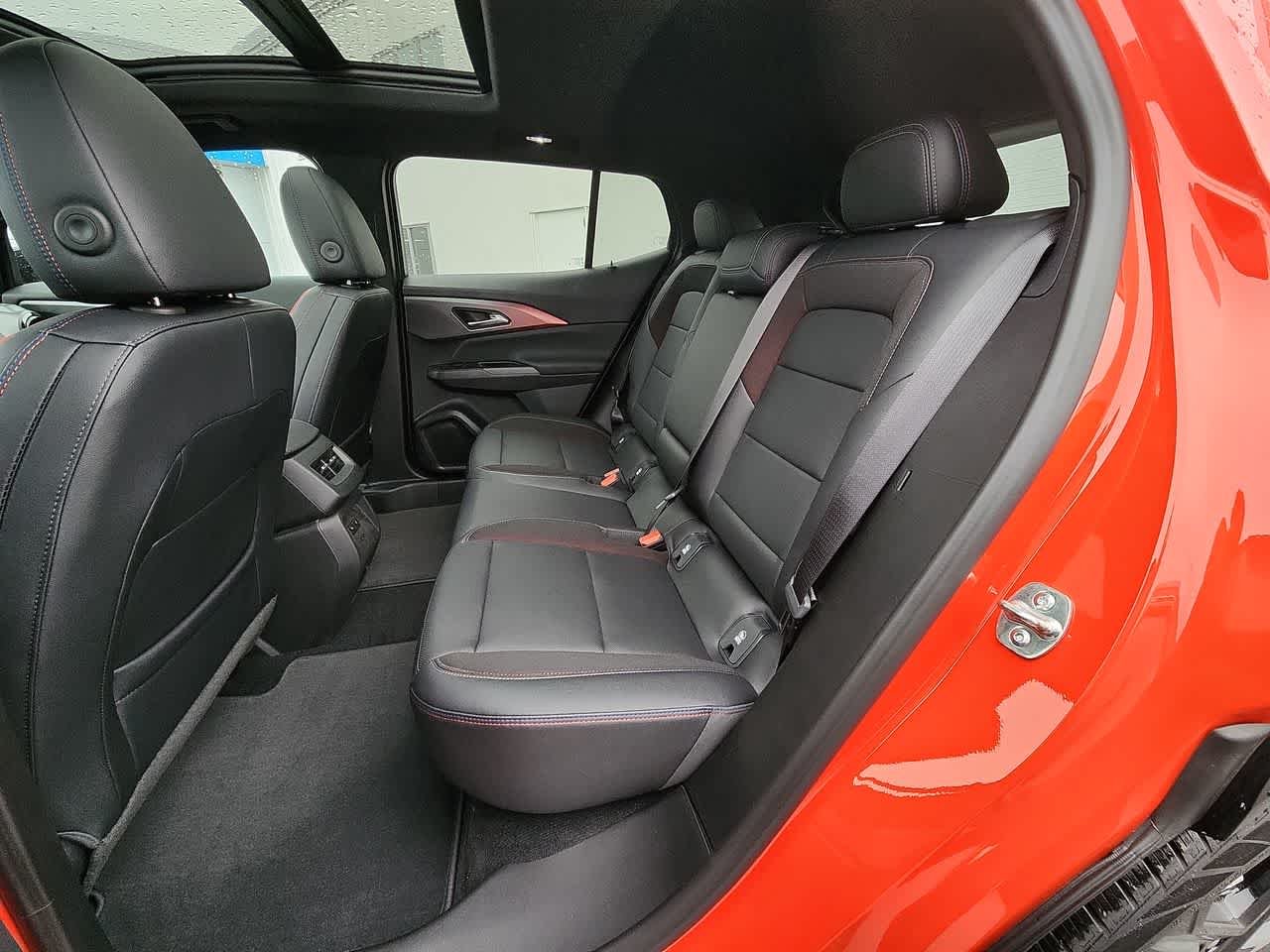 2025 Chevrolet Equinox EV RS - Photo 15