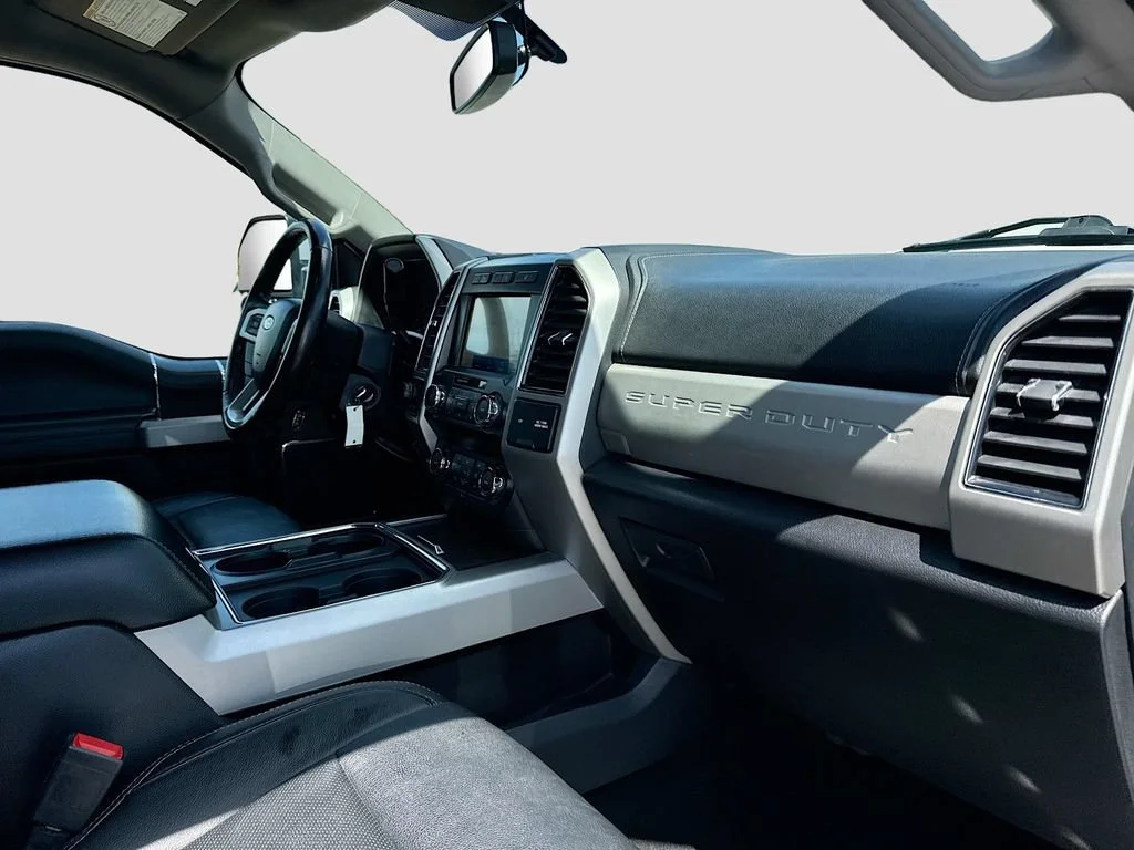 Used 2020 Silver Ford Lariat image 34