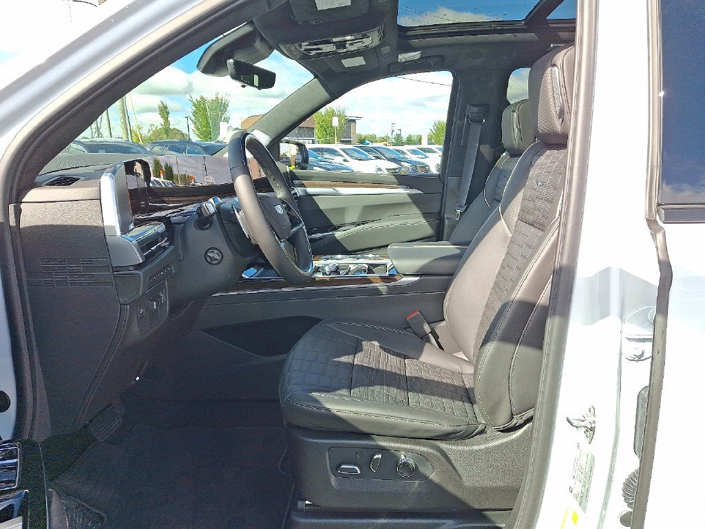 New 2026 Vibrant White Tricoat Cadillac Platinum Sport image 6