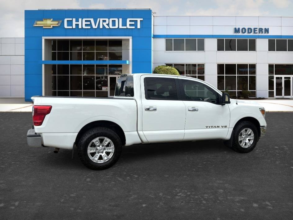 Used 2018 Glacier White Nissan SV image 4