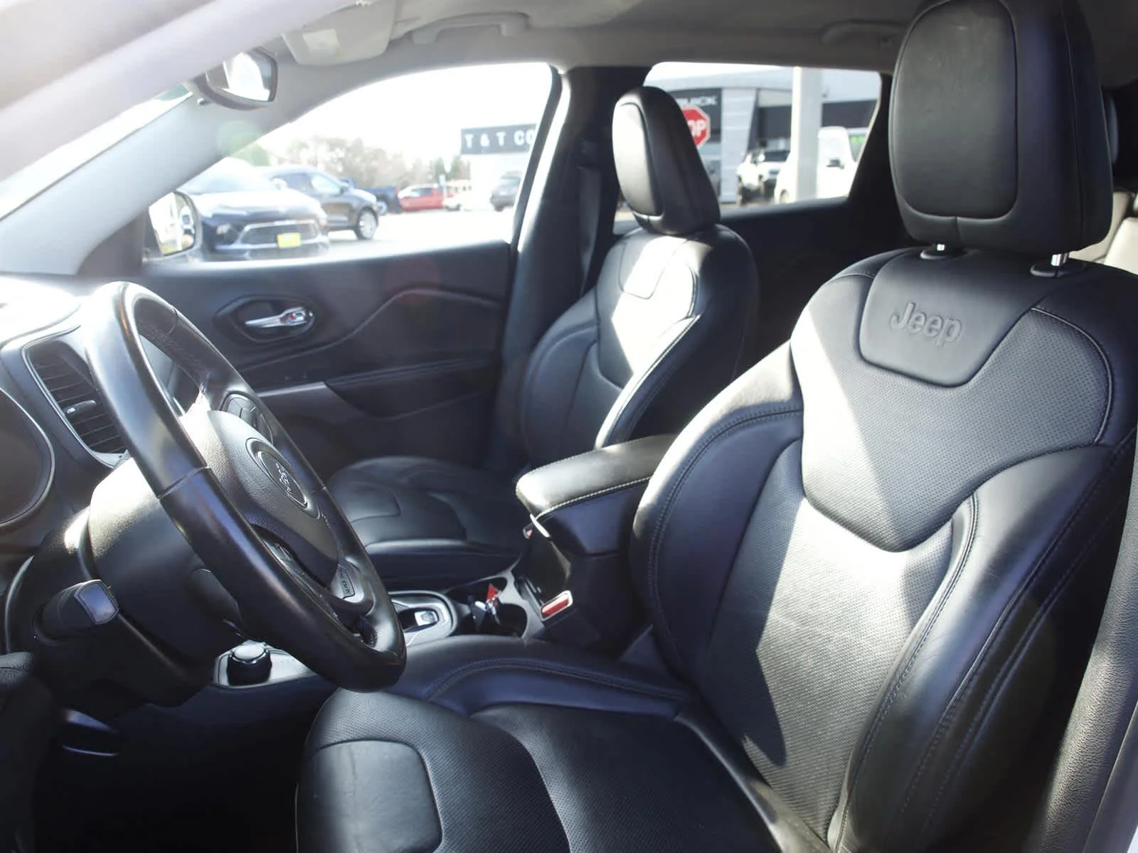 2021 Jeep Cherokee Latitude Lux - Photo 9