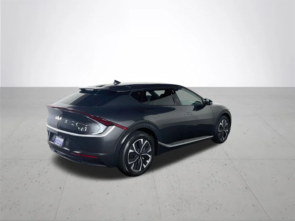 Used 2024 Gray Kia Light image 6