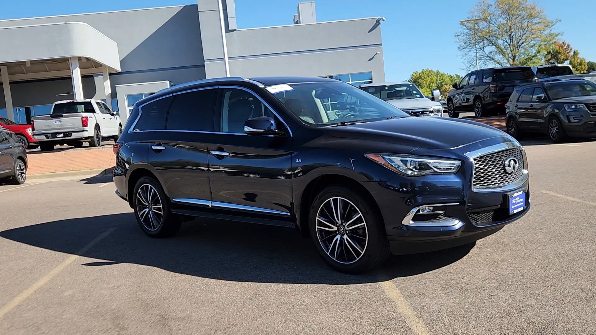 Used 2020 Hermosa Blue INFINITI LUXE image 7