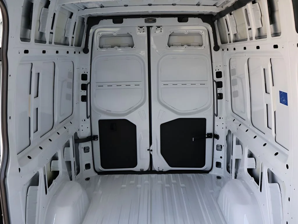 New 2025 Arctic+White Mercedes-Benz Cargo 144 WB image 14