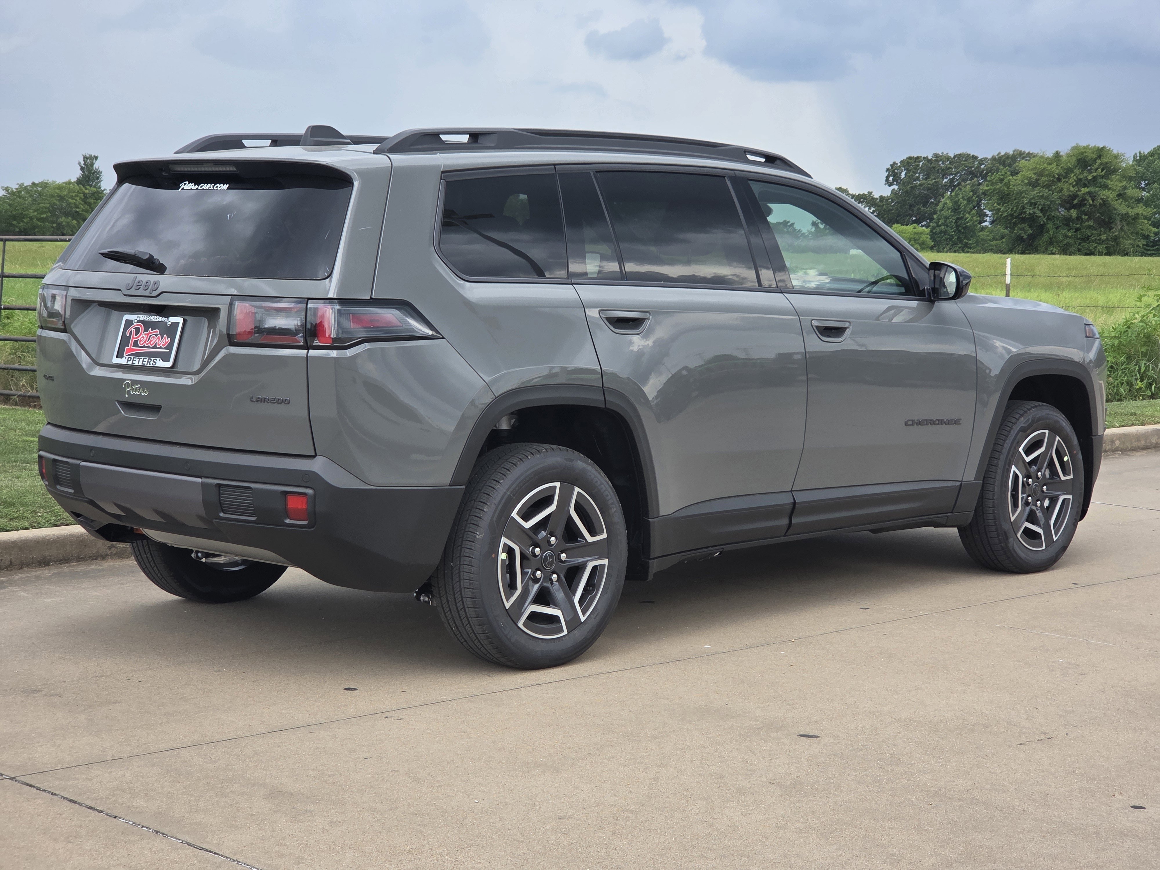 New 2026 Sting-Gray Clearcoat Jeep Laredo image 3