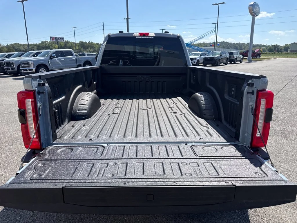 New 2026 Glacier Gray Metallic Tri-Coat Ford F-350® Lariat® image 32