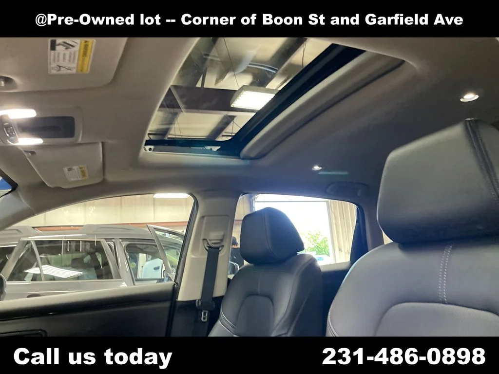 Used 2023 Gray Honda EX-L image 12