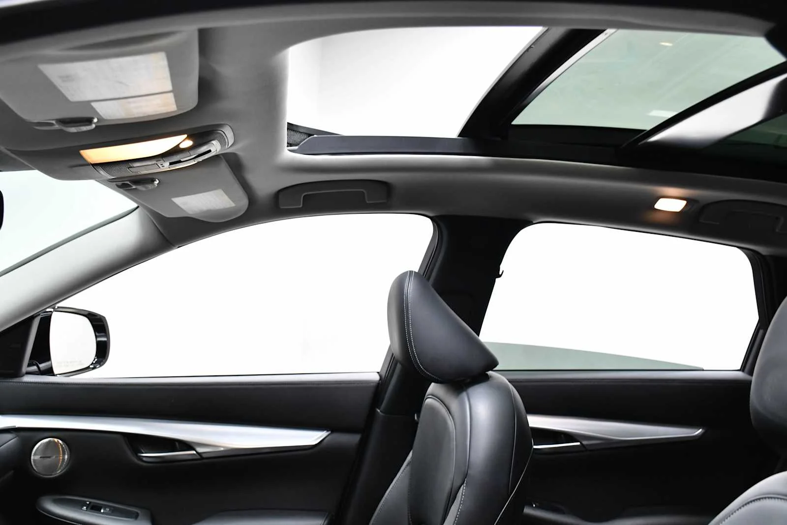 Used 2019 Black Obsidian INFINITI ESSENTIAL image 11