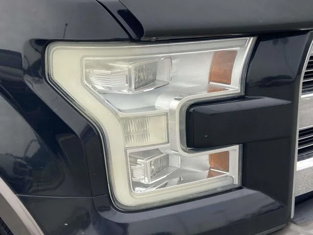 Used 2016  Ford Lariat image 9