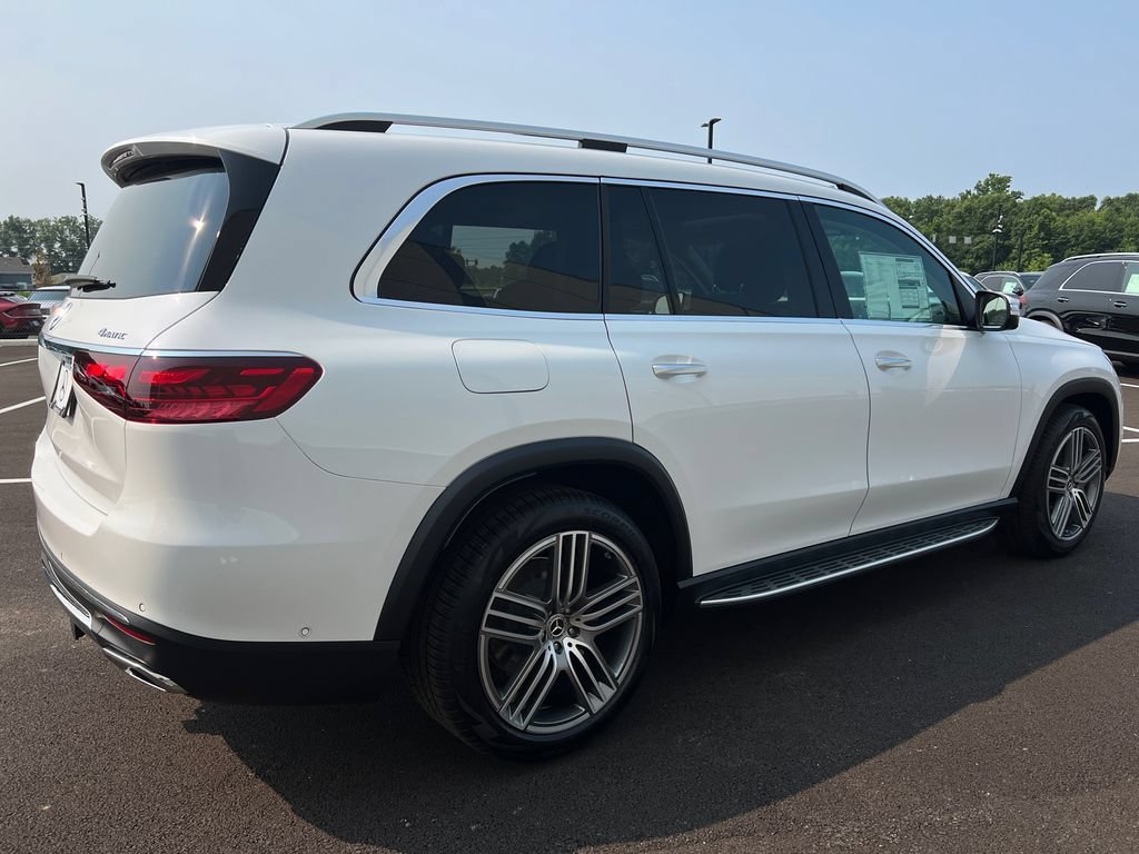 New 2026 MANUFAKTUR Moonlight White Metallic Mercedes-Benz GLS 450 image 46