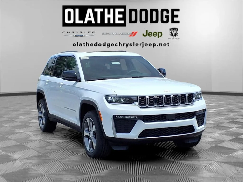 New 2026 Diamond Black Crystal Pearl-Coat Exterior Paint Jeep Limited image 29