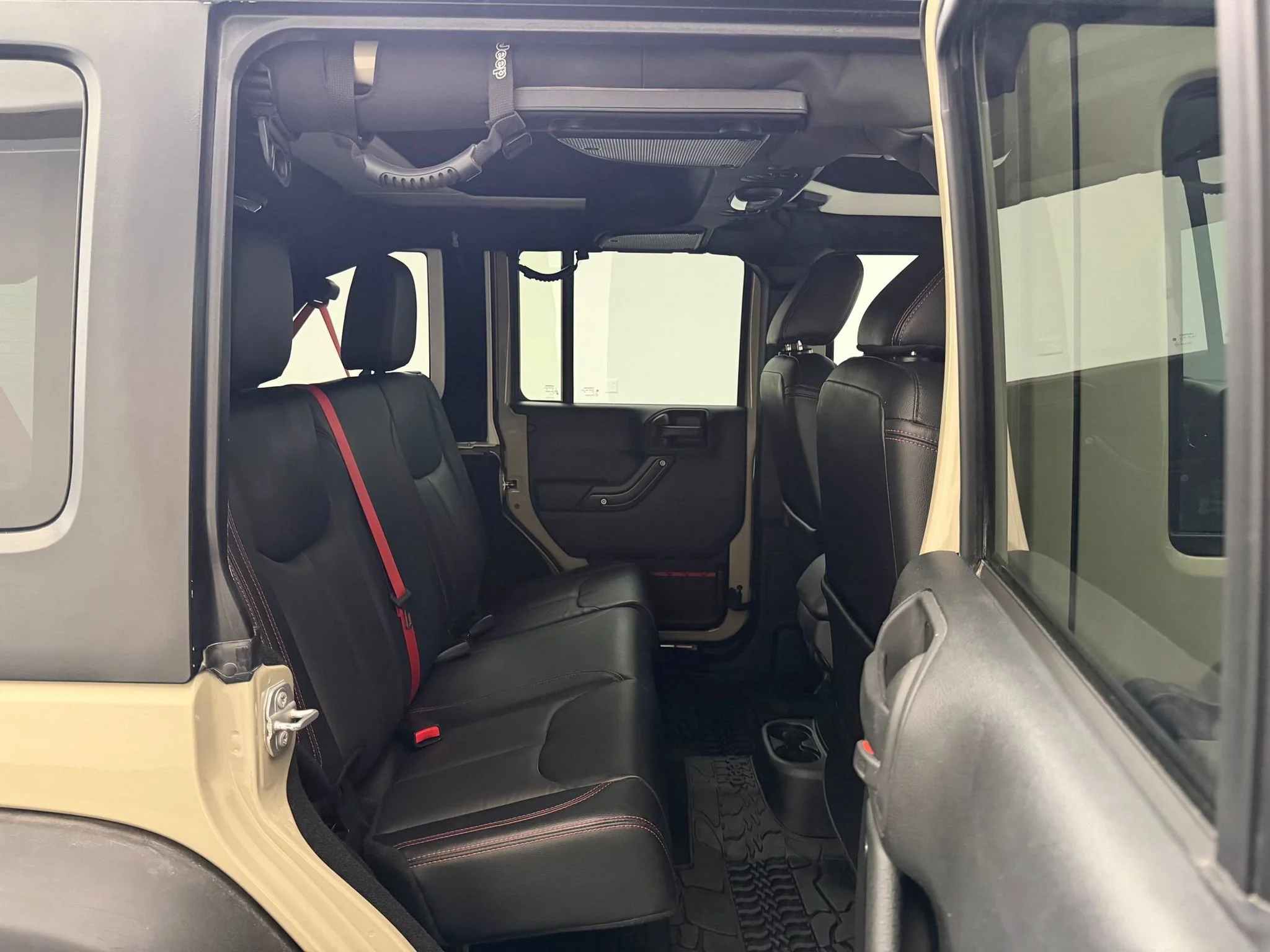 Used 2017 Gobi Clearcoat Jeep Rubicon Recon image 25