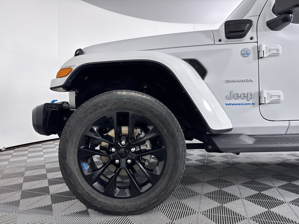 Used 2023 Bright White Clearcoat Jeep Sahara image 21