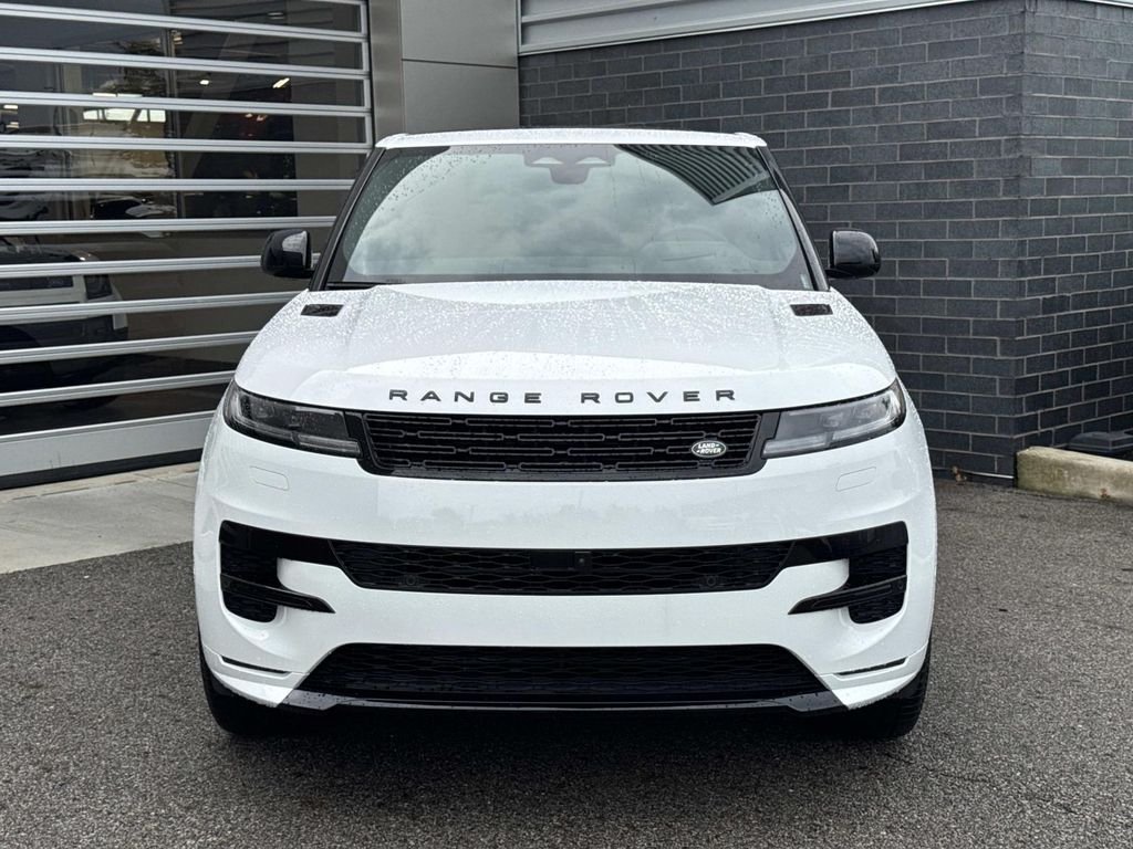 New 2026 Fuji White Land Rover Dynamic SE image 2