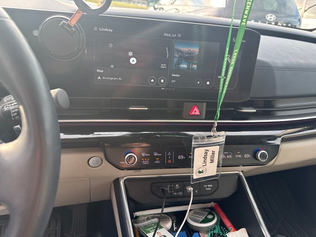 Used 2025 White Kia SX Prestige image 9