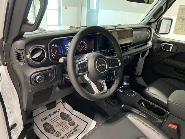 2025 Jeep Wrangler 4-Door Sahara - Photo 11