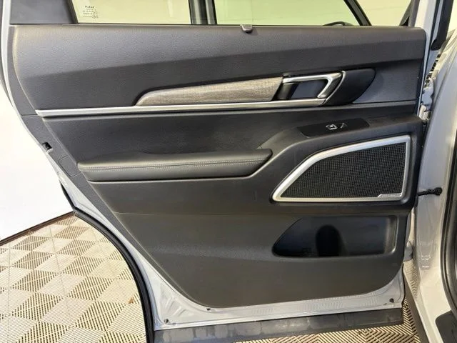 Used 2022 Gray Kia EX image 21