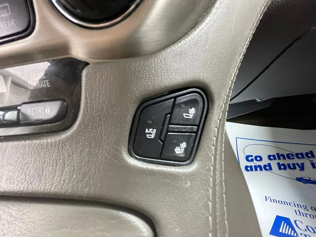 Used 2015 Gray GMC Denali image 29