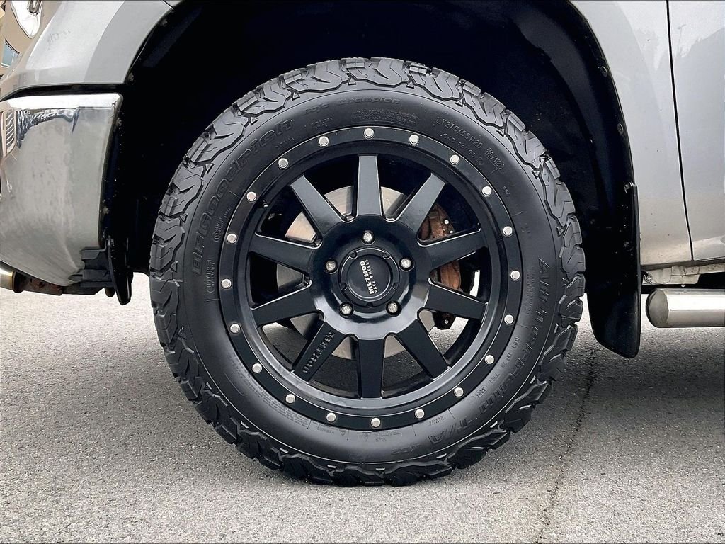 Used 2017 Silver Sky Metallic Toyota SR5 image 7