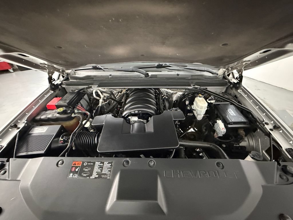 Used 2015 SILVER ICE METALLIC Chevrolet LT image 21
