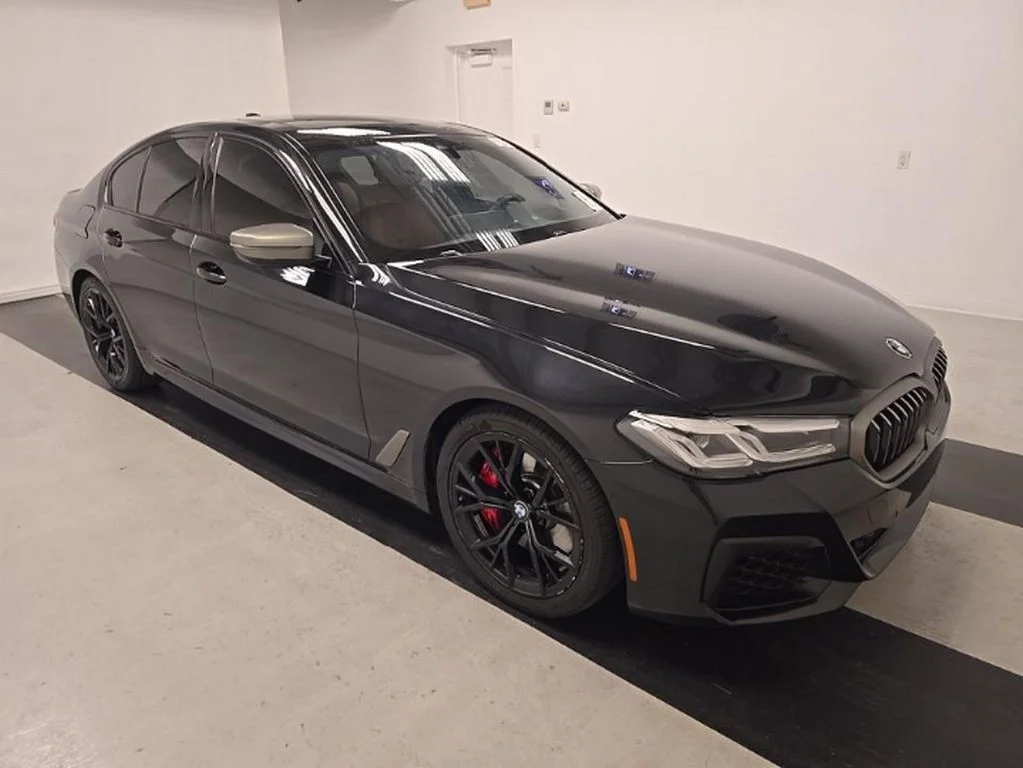 Used 2021 Black BMW M550i xDrive image 3