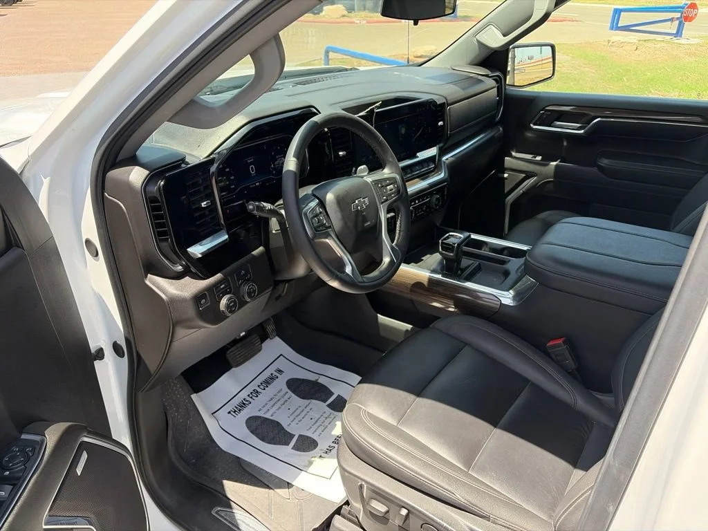 Used 2024 Summit White Chevrolet RST image 8