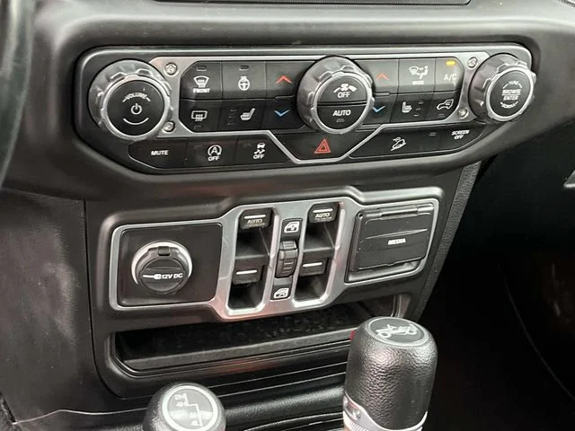 Used 2018 Gray Jeep Unlimited Sport S image 30