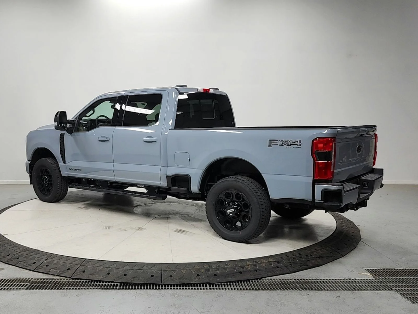 New 2026 Glacier Gray Metallic Tri-Coat Ford F-250® Lariat® image 5
