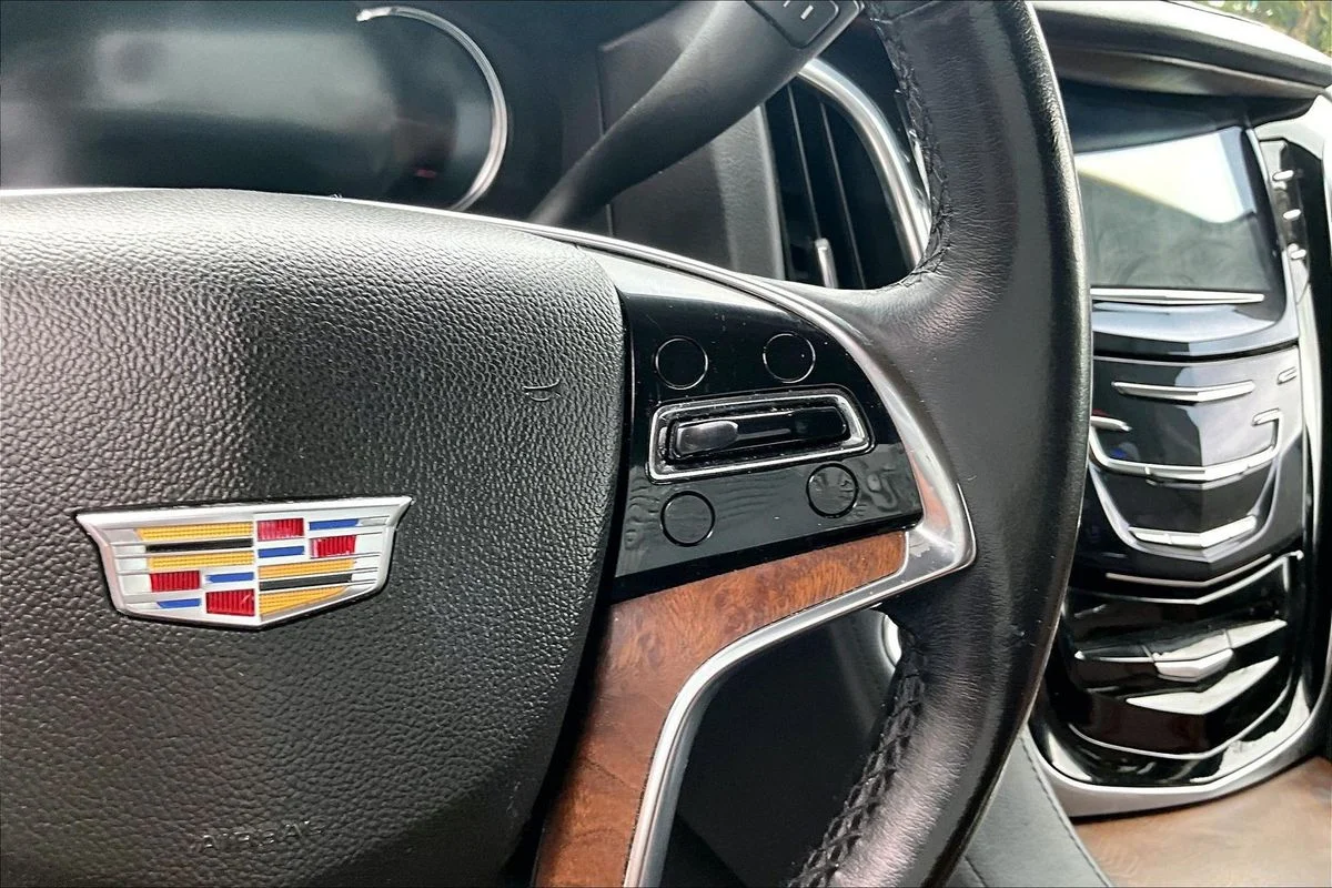 Used 2020 White Cadillac Luxury image 12