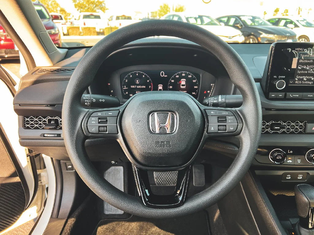 New 2026 Platinum White Pearl Honda LX image 18