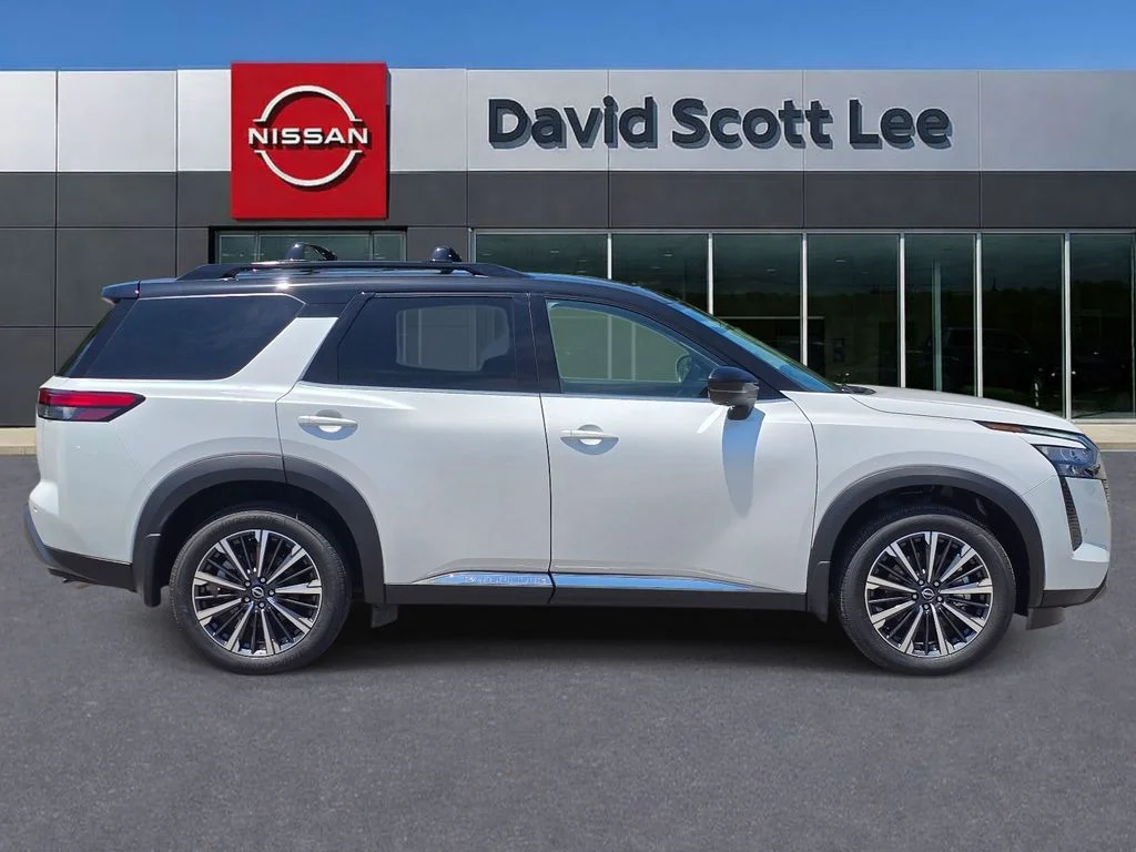 Used 2026 White Nissan Platinum image 5