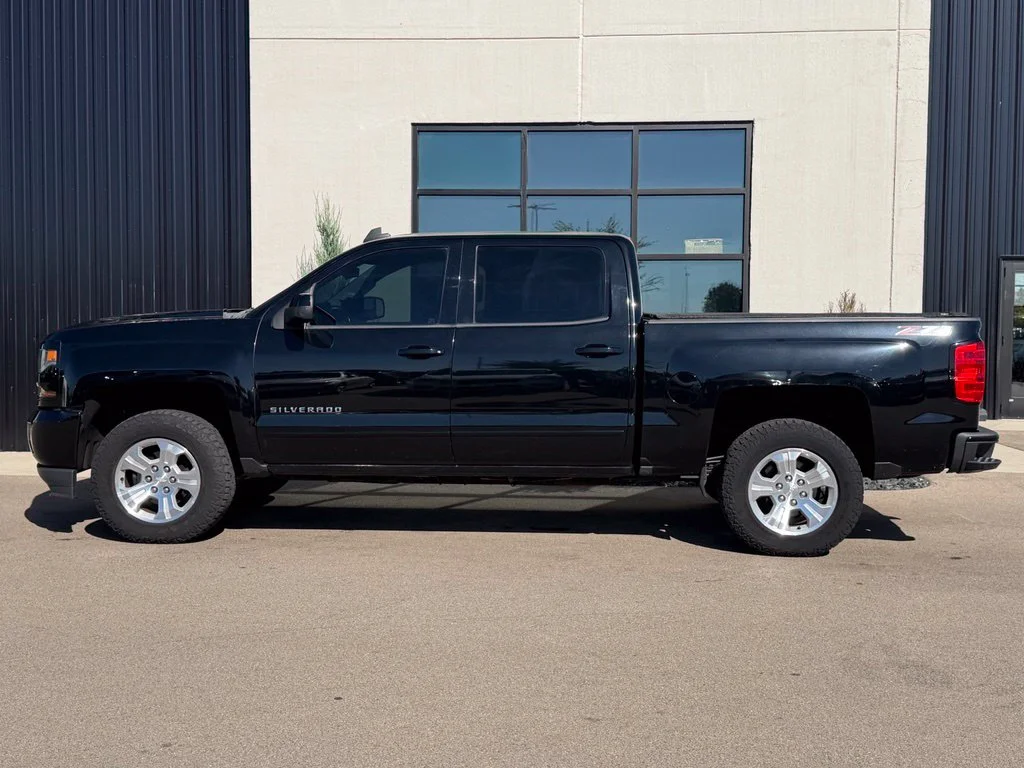 Used 2018 Black Chevrolet LT image 2